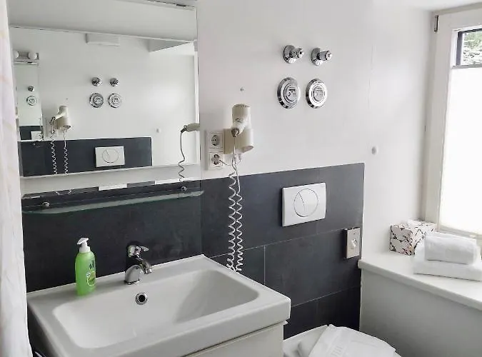 Paleo Finest Serviced