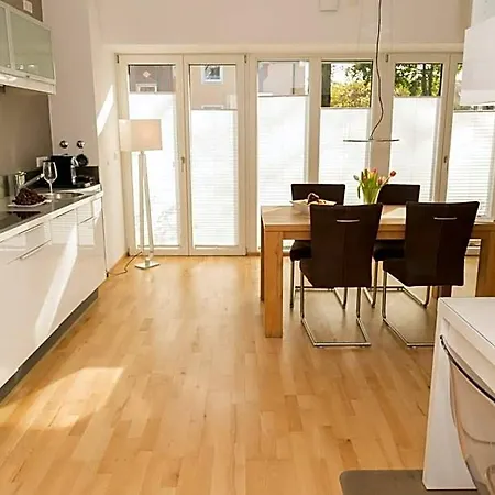 Paleo Finest Serviced 4*