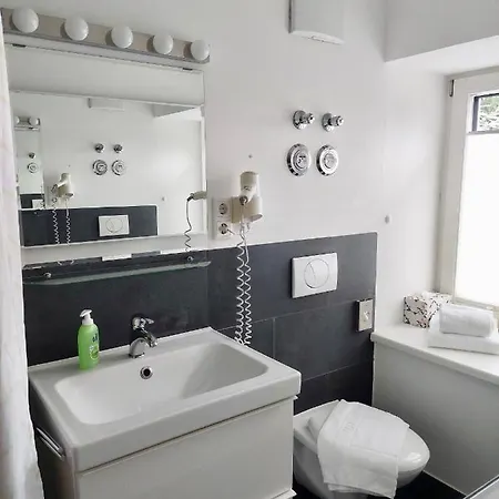 Paleo Finest Serviced