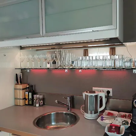 Paleo Finest Serviced 4*