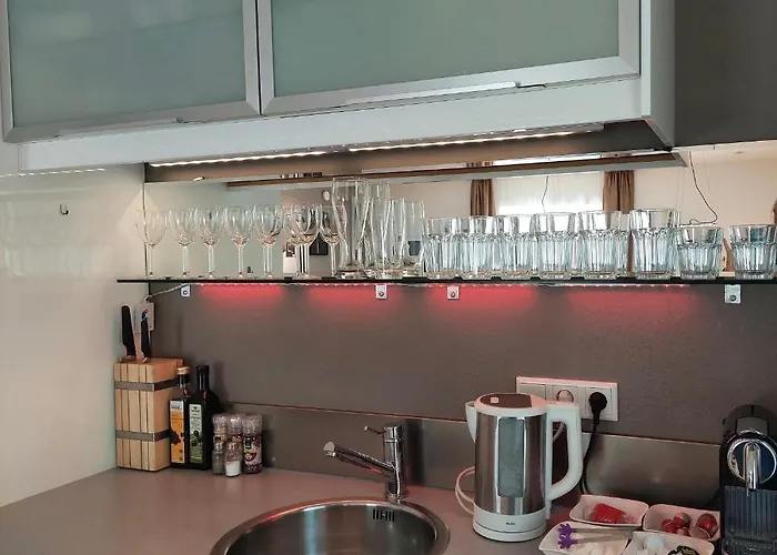 Paleo Finest Serviced 4*
